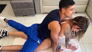 Muscular gym trainer from a very hot class to petite colombiana - porn video